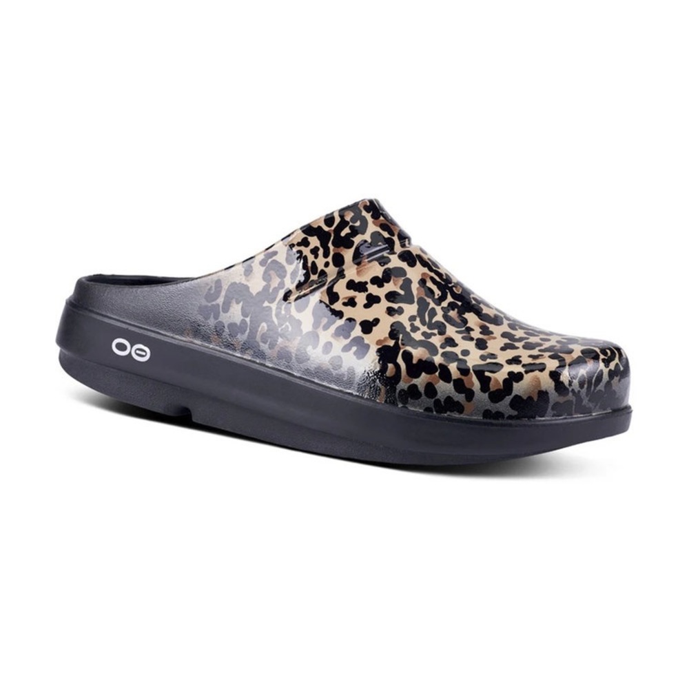 OOFOS OOCLOOG Limited Edition Leopard Clog